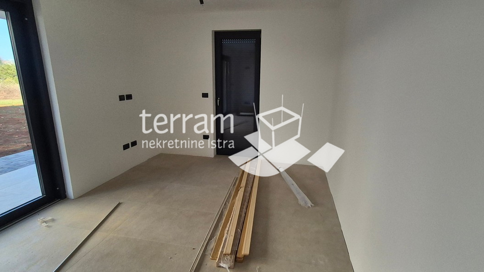 Istria&comma; Pula&comma; Valdebek&comma; ground floor 71&period;76m2&comma; 2 bedrooms &plus; living room&comma; garden 100m2&comma; storage room&comma; parking&comma; NEW&comma; &num;for sale