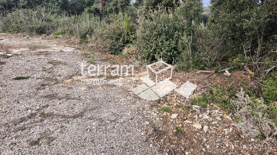 Istra&comma; Pula&comma; Pje&scaron;&ccaron;ana uvala&comma; poljoprivredno zemlji&scaron;te 423m2&comma; &num;prodaja