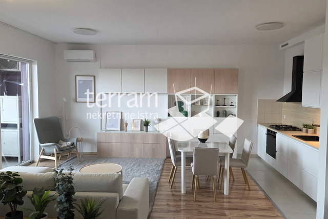 Istria, Pula, Center, apartment 89.81m2, 2 bedrooms + dining room, first floor, elevator, #for sale