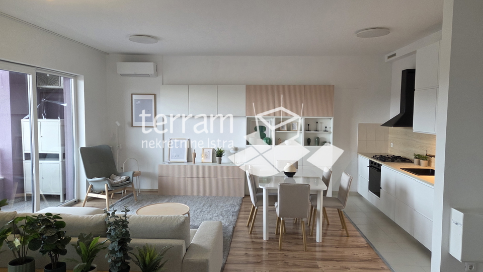 Istria&comma; Pula&comma; Center&comma; apartment 89&period;81m2&comma; 2 bedrooms &plus; dining room&comma; first floor&comma; elevator&comma; &num;for sale