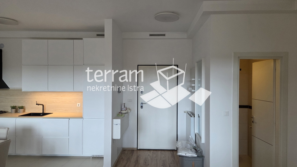 Istria&comma; Pula&comma; Center&comma; apartment 89&period;81m2&comma; 2 bedrooms &plus; dining room&comma; first floor&comma; elevator&comma; &num;for sale