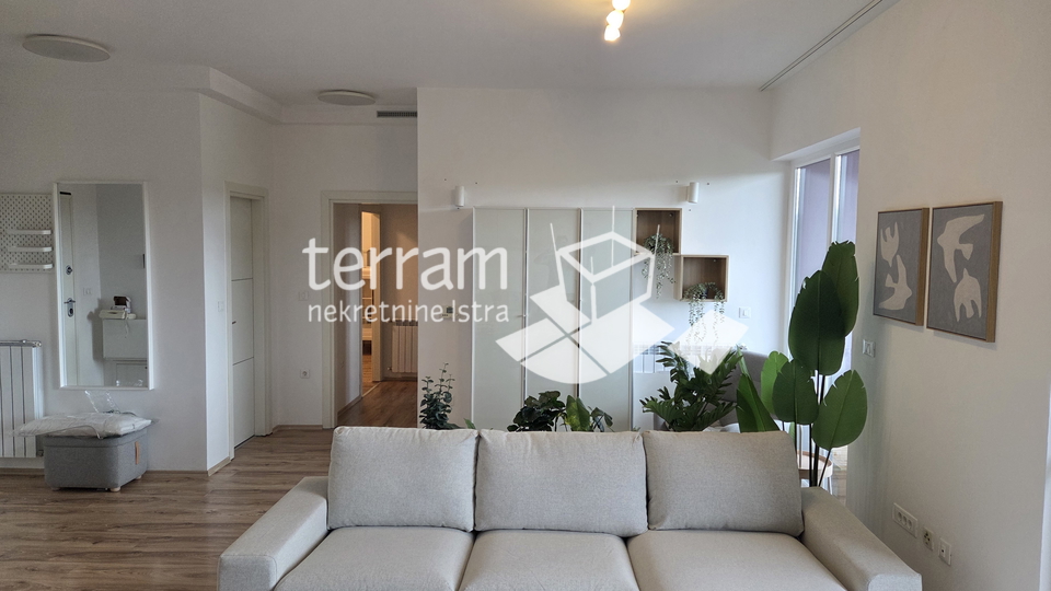 Istria&comma; Pula&comma; Center&comma; apartment 89&period;81m2&comma; 2 bedrooms &plus; dining room&comma; first floor&comma; elevator&comma; &num;for sale