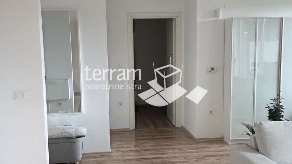Istria&comma; Pula&comma; Center&comma; apartment 89&period;81m2&comma; 2 bedrooms &plus; dining room&comma; first floor&comma; elevator&comma; &num;for sale