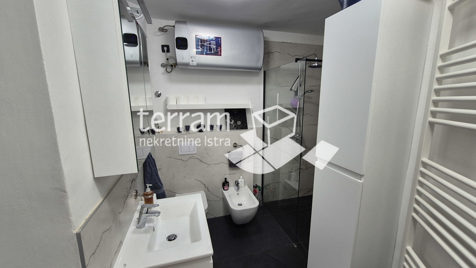 Istra&comma; Pula&comma; Vidikovac&comma; stan III&period; kat&comma; 1SS&plus;DB&comma; 52&comma;51m2&comma; renovirano&comma; &num;prodaja