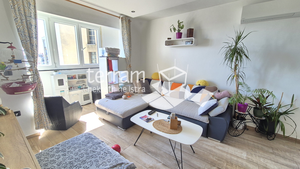 Istra&comma; Pula&comma; Vidikovac&comma; stan III&period; kat&comma; 1SS&plus;DB&comma; 52&comma;51m2&comma; renovirano&comma; &num;prodaja
