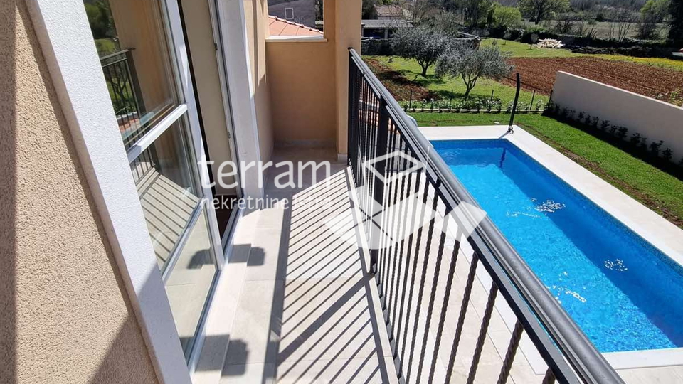 Istria, Kanfanar detached house 188m2 with garden and pool 38m2