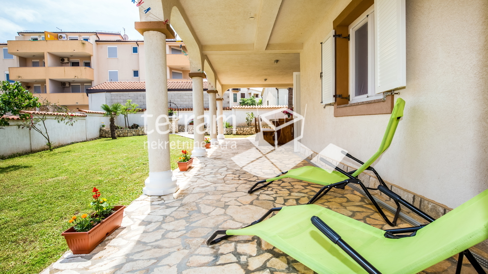 Istrien, Liznjan, modernes Haus mit Meerblick