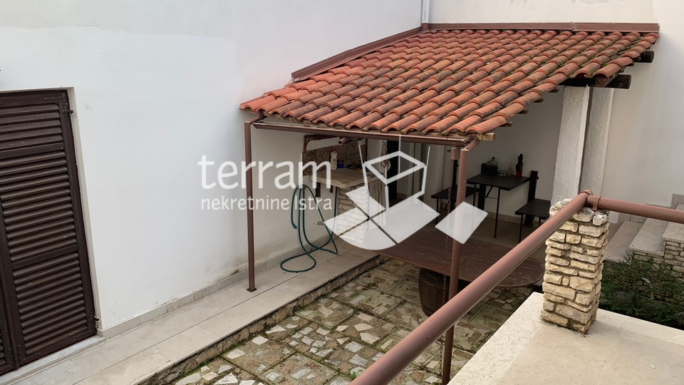 IIstra, Pula, terraced house and apartment