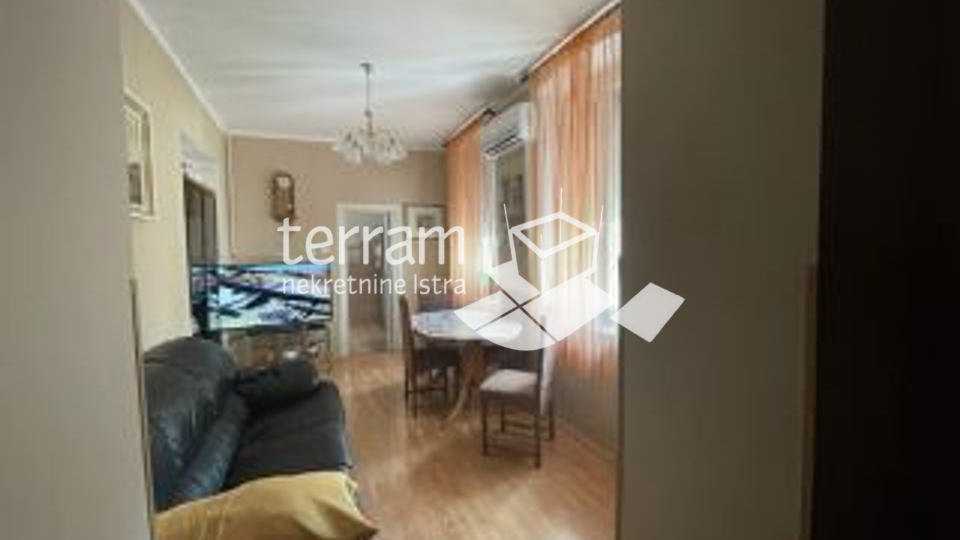 Istria, Pula, center, apartment 100.56m2, 1st floor, 3 bedrooms, 3 bathrooms, gas, ready to move in!!