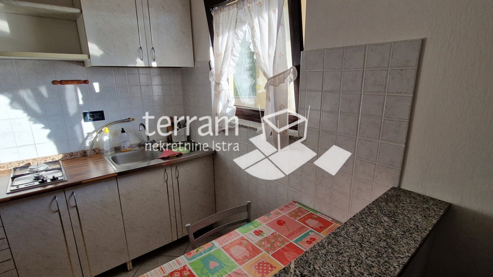 Istria, Pula, Nova Veruda, apartment house 396m2, for sale