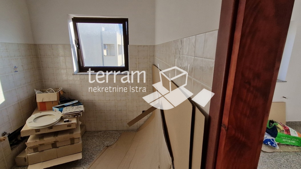 Istria, Pula, Nova Veruda, apartment house 396m2, for sale