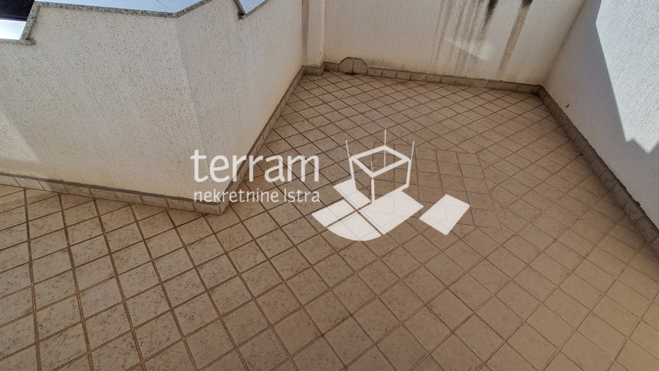 Istria, Pula, Nova Veruda, apartment house 396m2, for sale