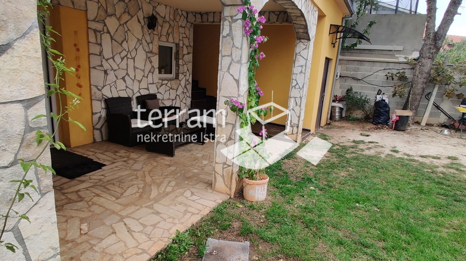 Istria, Marčana, Kavran, detached house 259m2 with a garden of 300m2, for sale