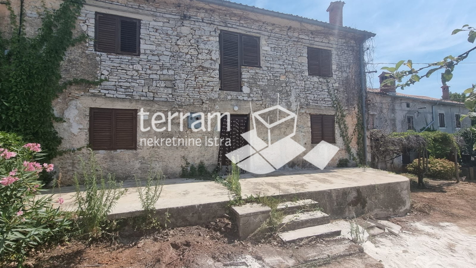 Istria, Barban, old Istrian house 200m2 with a large garden of 1500m2, for sale