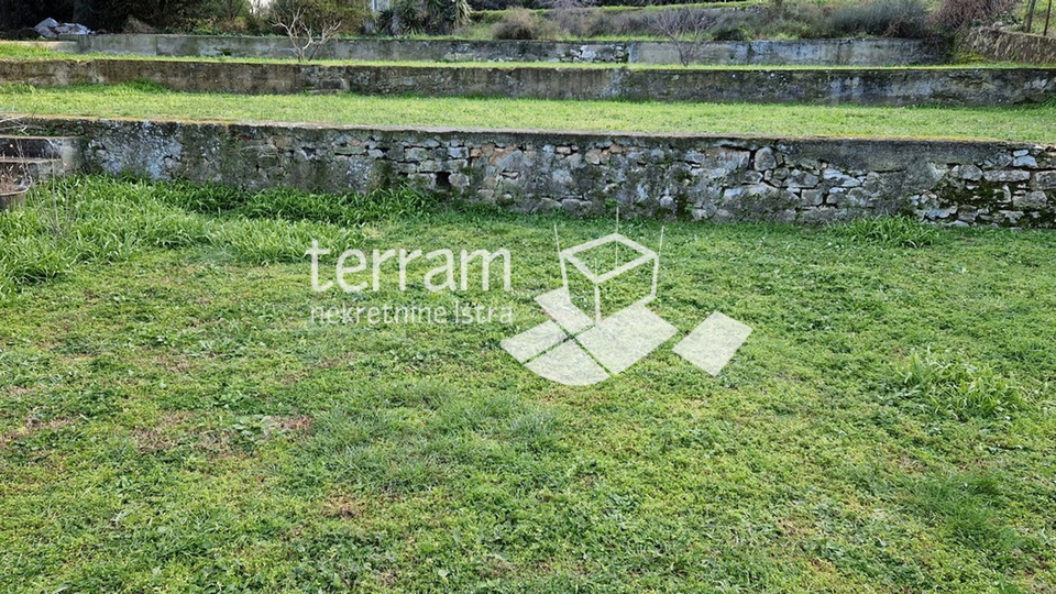 Istria, Medulin, Banjole, house 154m2 plot 1150m2 for sale