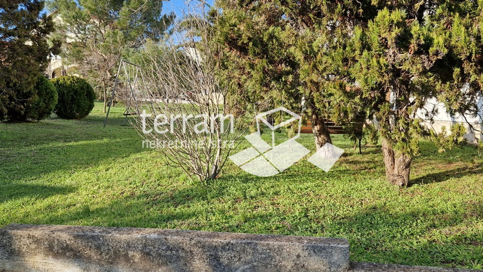 Istria, Ližnjan, detached house 733m2 with sea view, garden 2155m2 for sale