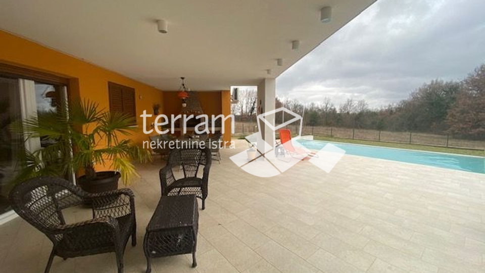 Istria, Savičenta, beautiful house with pool, 200m2 + 800m2 garden!