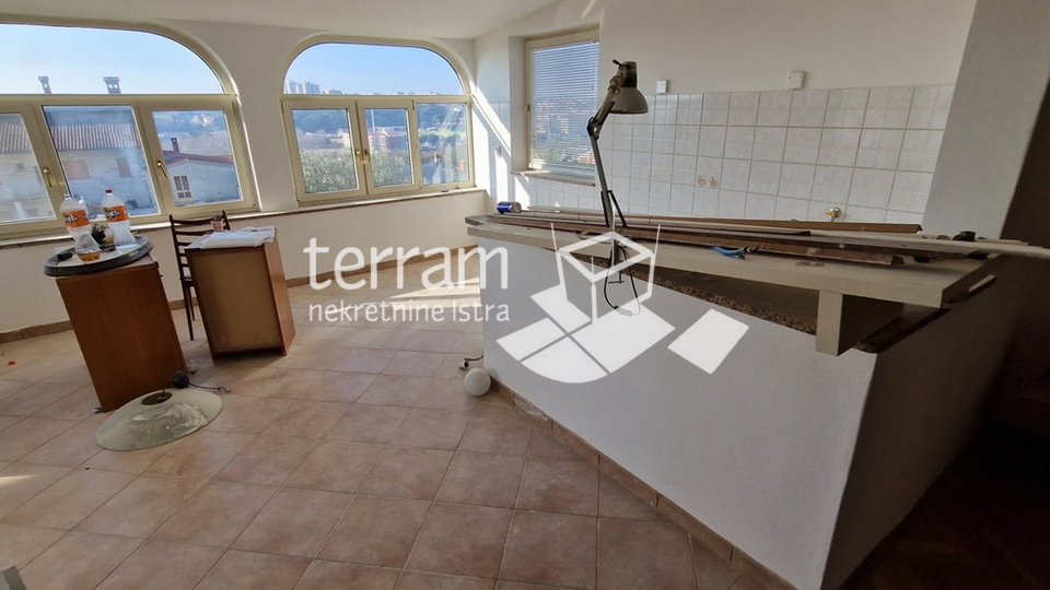 Istria, Pula, Gregovica, house floor, first floor apartment 134m2 with yard 400m2