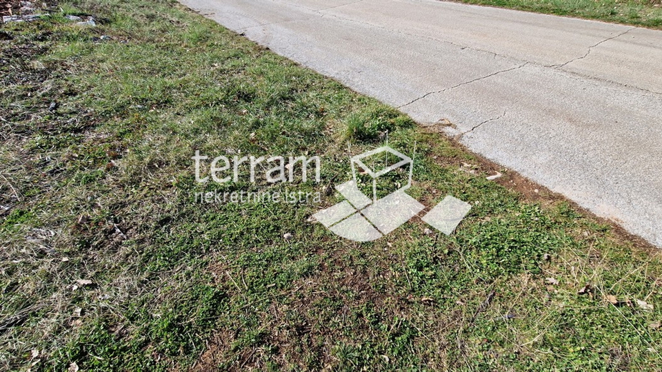 Istria, Tinjan, building plot 1095m2 with building permit for a house with a swimming pool for sale