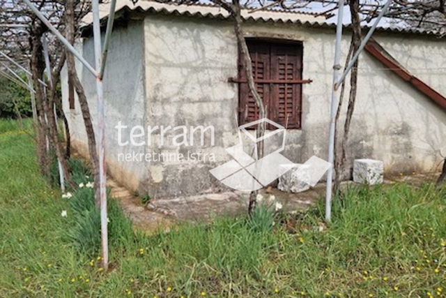 Istria, Fažana, land 3800m2 with legalized building 68m2, electricity, water! #sale