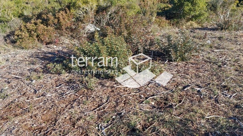 Istria, Medulin, building plot 700m2 with valid building permit for three apartments for sale