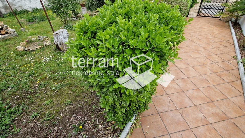 Istria, Pula, Villa floor, small apartment, garage and garden 280m2 for sale