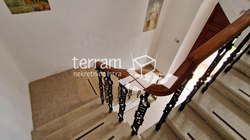 Istria, Pula, Villa floor, small apartment, garage and garden 280m2 for sale