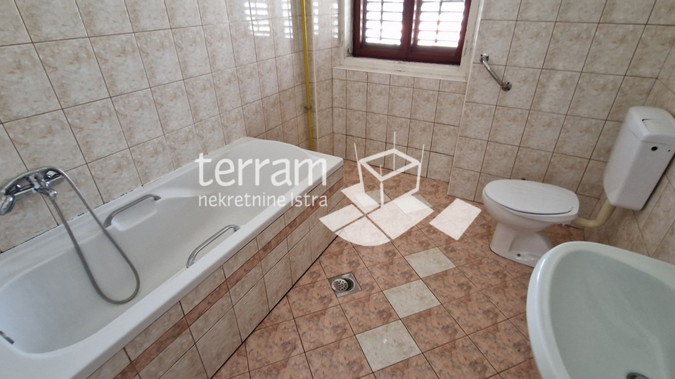 Istria, Pula, Villa floor, small apartment, garage and garden 280m2 for sale