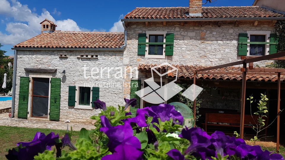 Istria, Marčana, Krnica, stone house 110m2, garden 600m2 with swimming pool, for sale