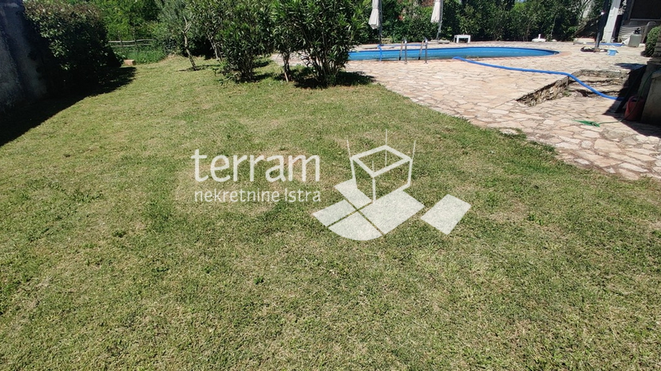 Istria, Marčana, Krnica, stone house 110m2, garden 600m2 with swimming pool, for sale