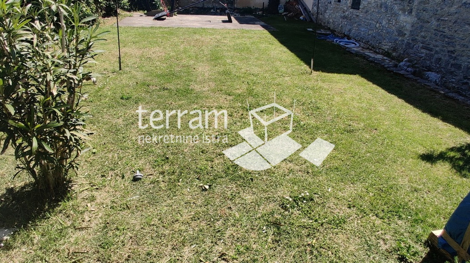 Istria, Marčana, Krnica, stone house 110m2, garden 600m2 with swimming pool, for sale