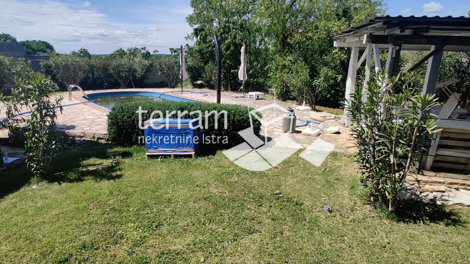 Istria, Marčana, Krnica, stone house 110m2, garden 600m2 with swimming pool, for sale