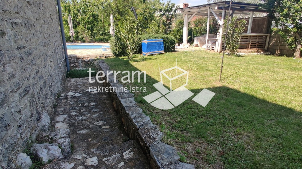 Istria, Marčana, Krnica, stone house 110m2, garden 600m2 with swimming pool, for sale