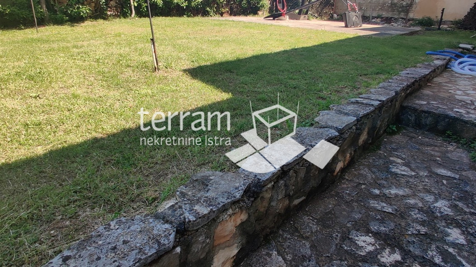 Istria, Marčana, Krnica, stone house 110m2, garden 600m2 with swimming pool, for sale