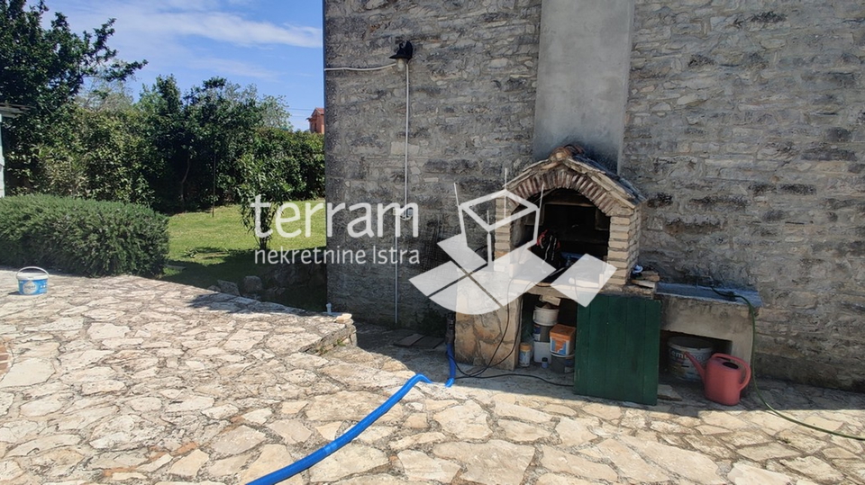 Istria, Marčana, Krnica, stone house 110m2, garden 600m2 with swimming pool, for sale