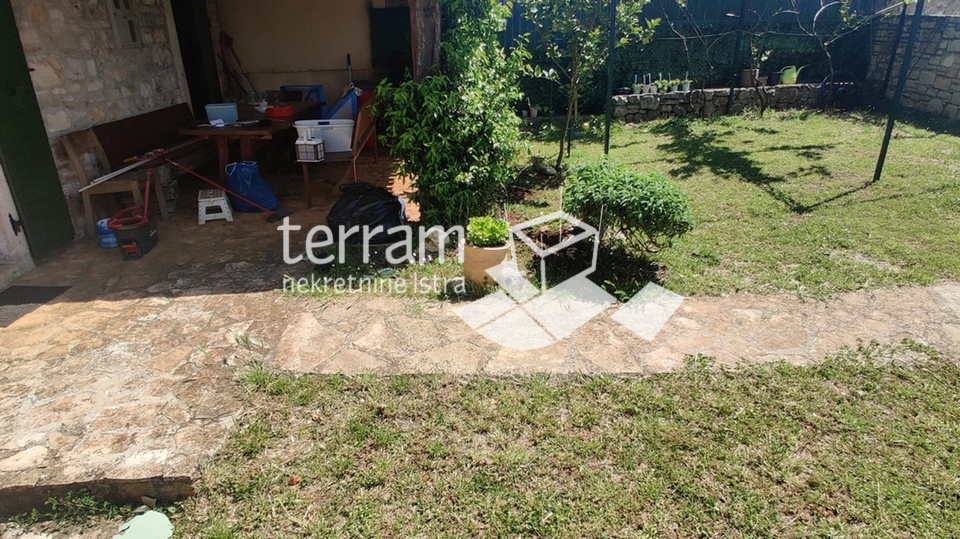 Istria, Marčana, Krnica, stone house 110m2, garden 600m2 with swimming pool, for sale