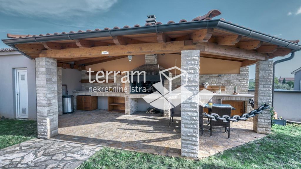 Istra, Ližnjan, Jadreški, Villa 460m2, okućnica 771m2 s bazenom, #prodaja