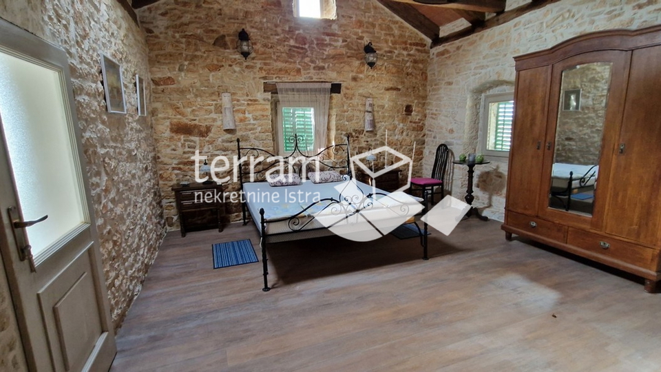 Istra, Svetvinčenat, kamena kuća 180m2, s bazenom, #prodaja