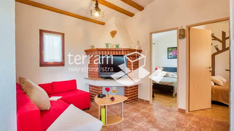 Istra&comma; Mar&ccaron;ana&comma; ku&cacute;a 42m2&comma; bazen&comma; oku&cacute;nica 1854m2&comma; NOVO&comma; &num;prodaja