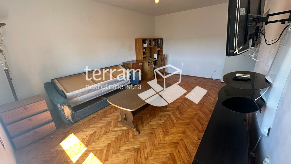 Istra, Pula, Širi centar, stan 55,97m2, 1SS+DB, treći kat, blizina centra, #prodaja