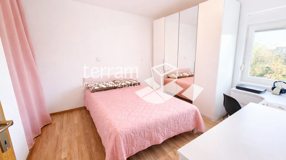 Istra&comma; Pula&comma; Valdebek&comma; stan 42m2&comma; I&period; kat&comma; 1SS&plus;DB&comma; parking&comma; ostava&comma; namje&scaron;teno&excl;&excl; &num;prodaja
