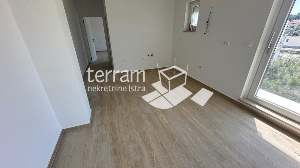 Istra&comma; Pula&comma; &Scaron;tinjan&comma; stan 67&comma;68m2&comma; 2SS&plus;DB&comma; drugi kat&comma; NOVO&comma; USELJIVO&comma; &num;prodaja