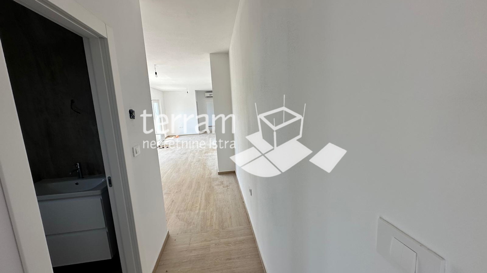 Istra&comma; Pula&comma; &Scaron;tinjan&comma; stan 67&comma;68m2&comma; 2SS&plus;DB&comma; drugi kat&comma; NOVO&comma; USELJIVO&comma; &num;prodaja