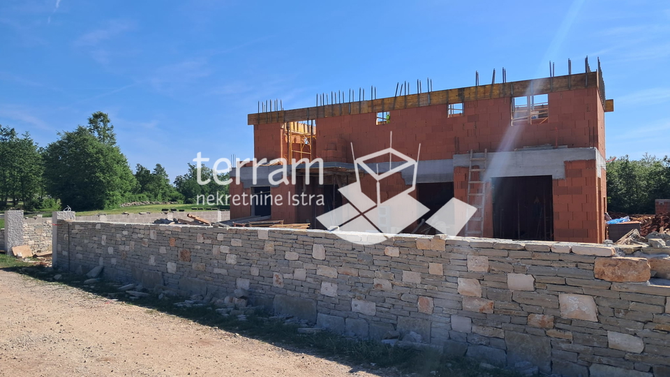 Istra&comma; &Zcaron;minj&comma; Ku&cacute;a 141m2 s bazenom&comma; oku&cacute;nica 582m2&comma; NOVO&comma; &num;prodaja