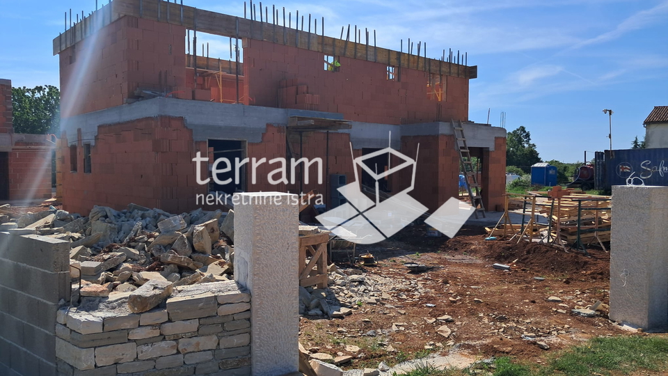 Istra&comma; &Zcaron;minj&comma; Ku&cacute;a 141m2 s bazenom&comma; oku&cacute;nica 582m2&comma; NOVO&comma; &num;prodaja