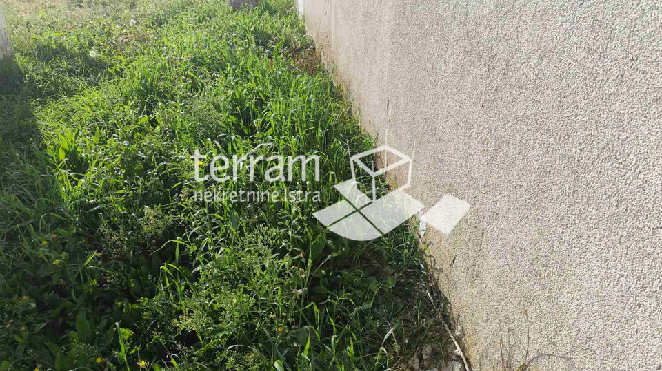 Istria&comma; Pula&comma; Valdebek&comma; building land 990m2&comma; structure 70m2&comma; &num;sale