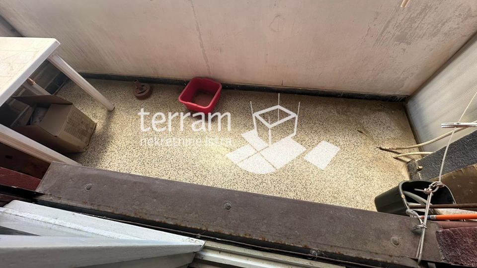 Istra, Pula, Širi centar, stan 55,97m2, 1SS+DB, treći kat, blizina centra, #prodaja