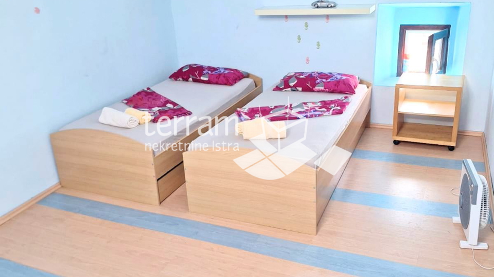 Istra&comma; Li&zcaron;njan&comma; ku&cacute;a 105m2&comma; 3ss&plus;DB&comma; parking&comma; namje&scaron;teno&excl;&excl; &num;prodaja
