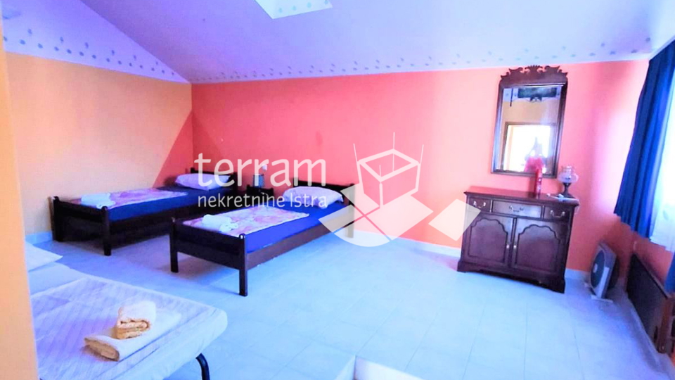 Istra&comma; Li&zcaron;njan&comma; ku&cacute;a 105m2&comma; 3ss&plus;DB&comma; parking&comma; namje&scaron;teno&excl;&excl; &num;prodaja