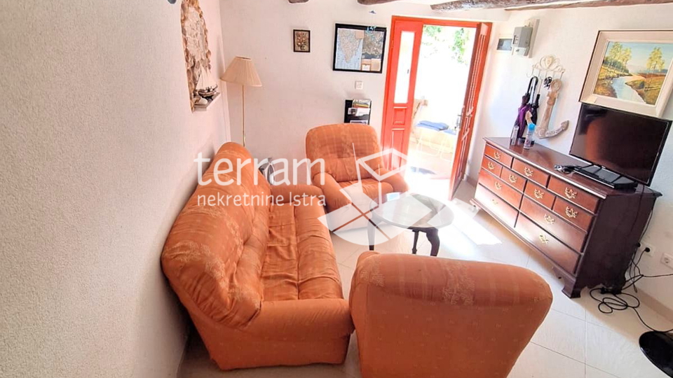 Istra&comma; Li&zcaron;njan&comma; ku&cacute;a 105m2&comma; 3ss&plus;DB&comma; parking&comma; namje&scaron;teno&excl;&excl; &num;prodaja